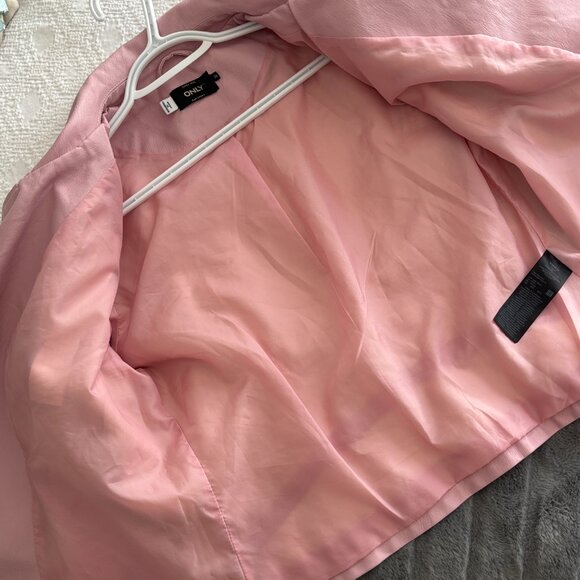 Pink leather jacket - Picture 2 of 5